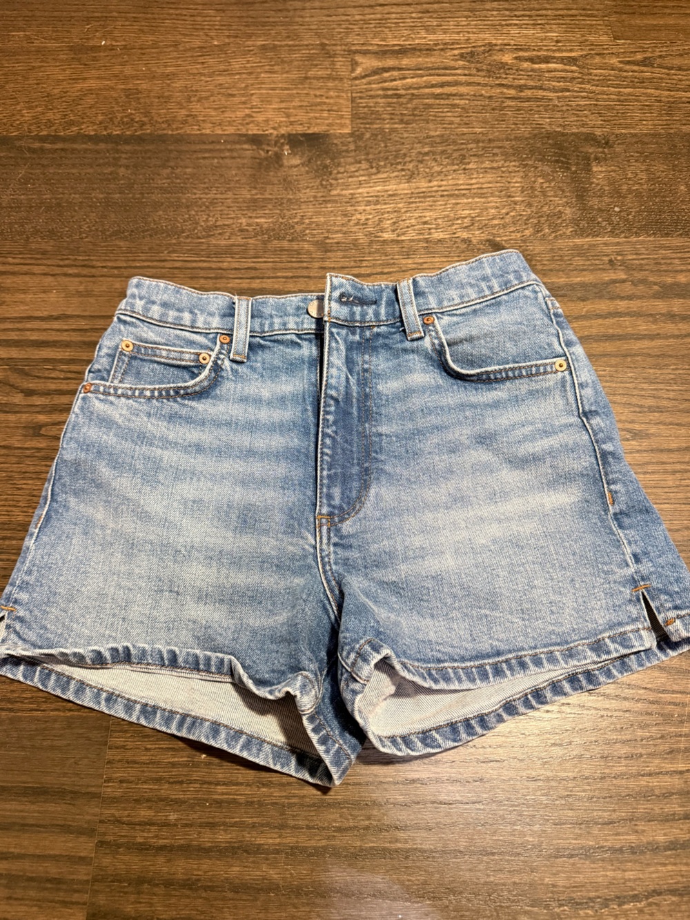 Aritzia Denim Forum The '50s Arlo Hi-Rise Denim Short size 26